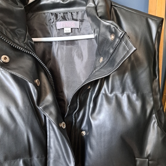 Vest - Picture 10 of 10